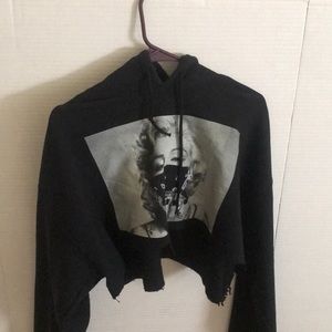 Oversized crop hoodie